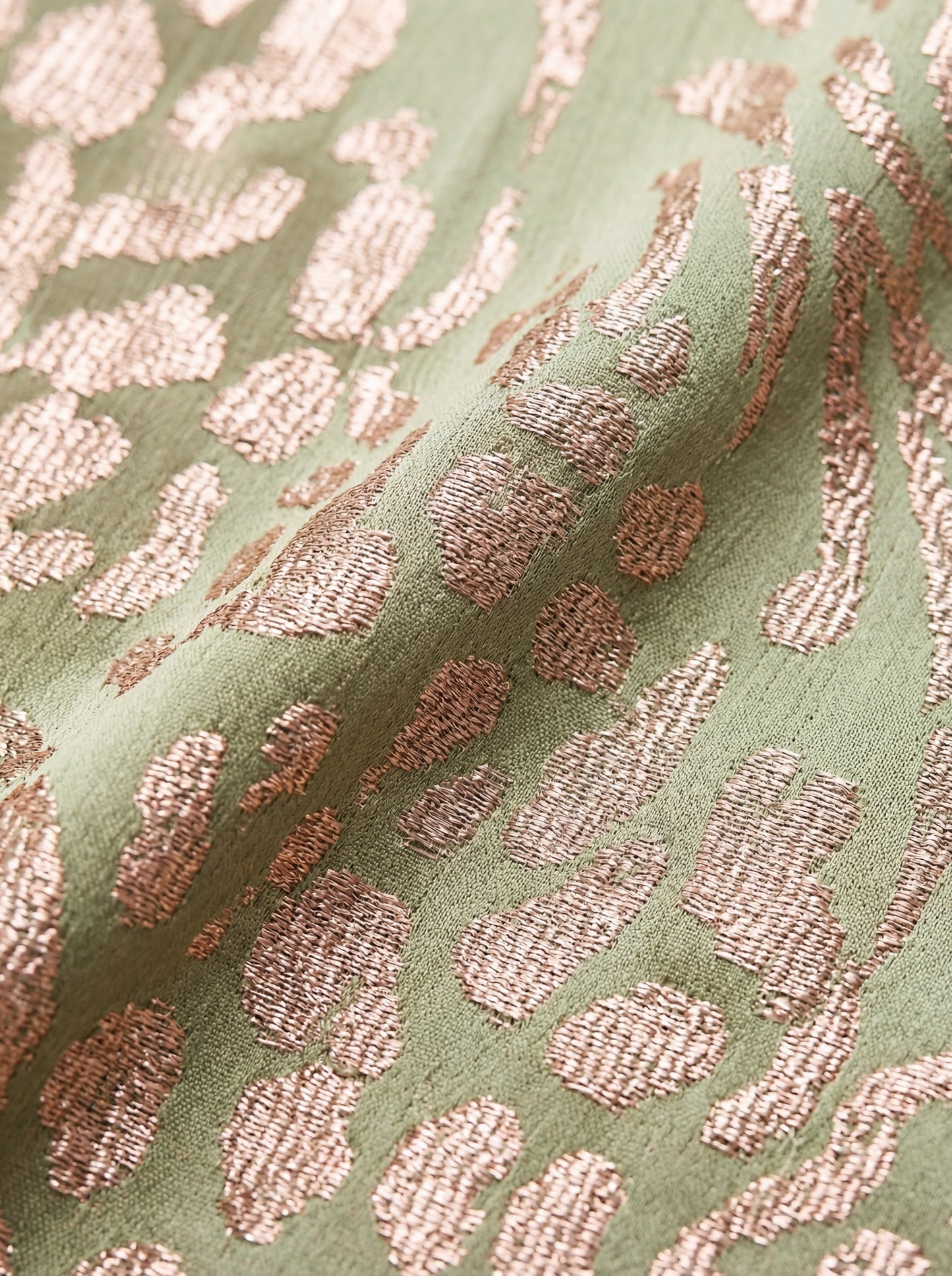 Antonella – Vestido Elegante de Tela Ligera y Fluida