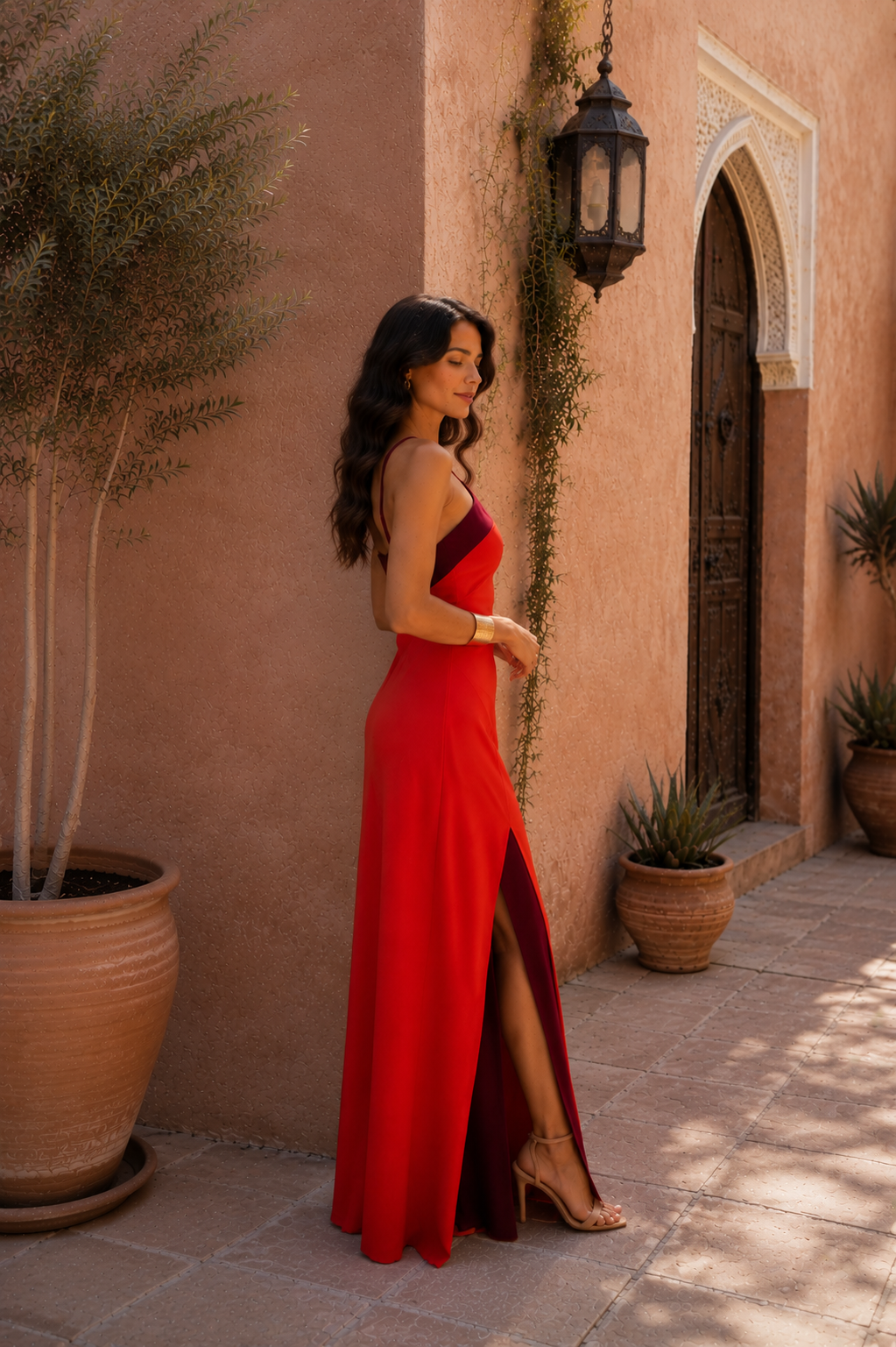 Romina – Vestido Largo Halter con Abertura