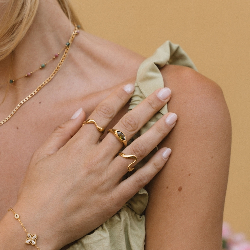 Naomi - Anillo de Onda Dorado 18k
