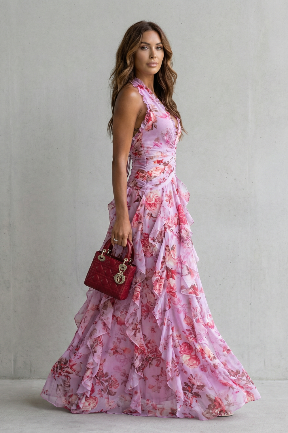 Sandra – Vestido Largo con Cascada de Rosas y Escote Halter