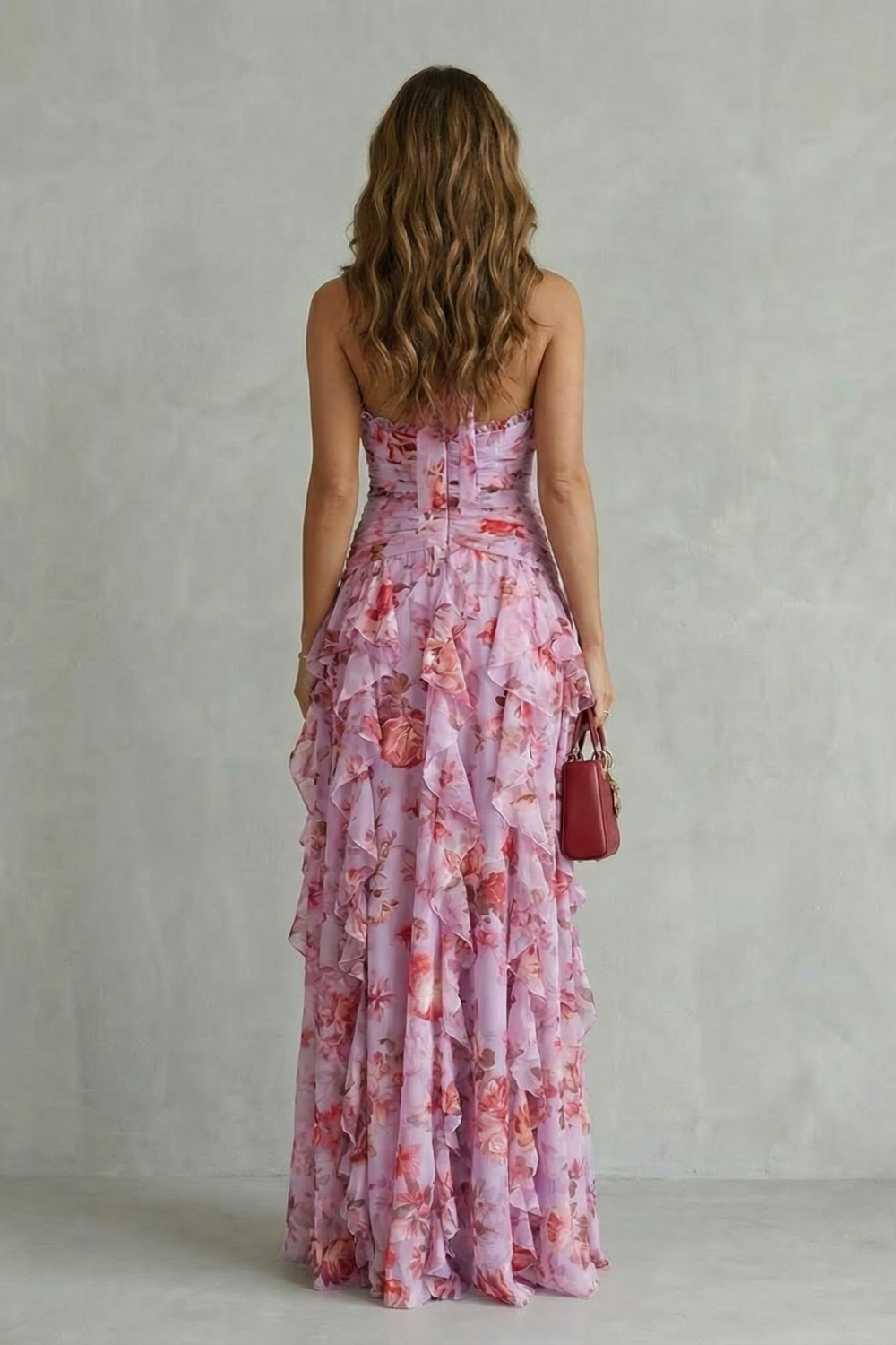 Sandra – Vestido Largo con Cascada de Rosas y Escote Halter