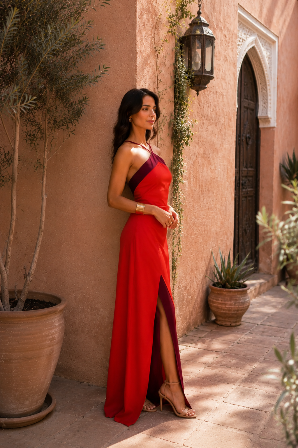 Romina – Vestido Largo Halter con Abertura
