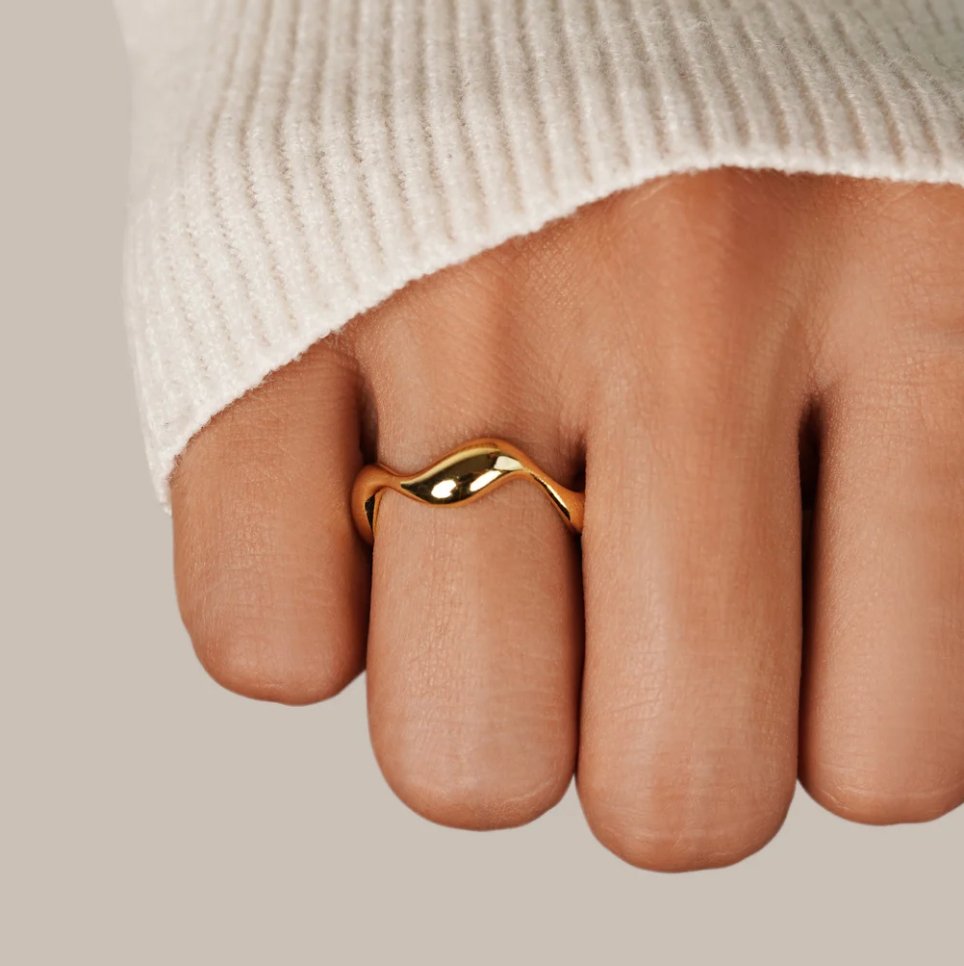 Naomi - Anillo de Onda Dorado 18k