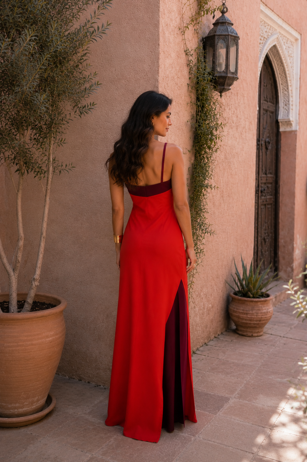 Romina – Vestido Largo Halter con Abertura