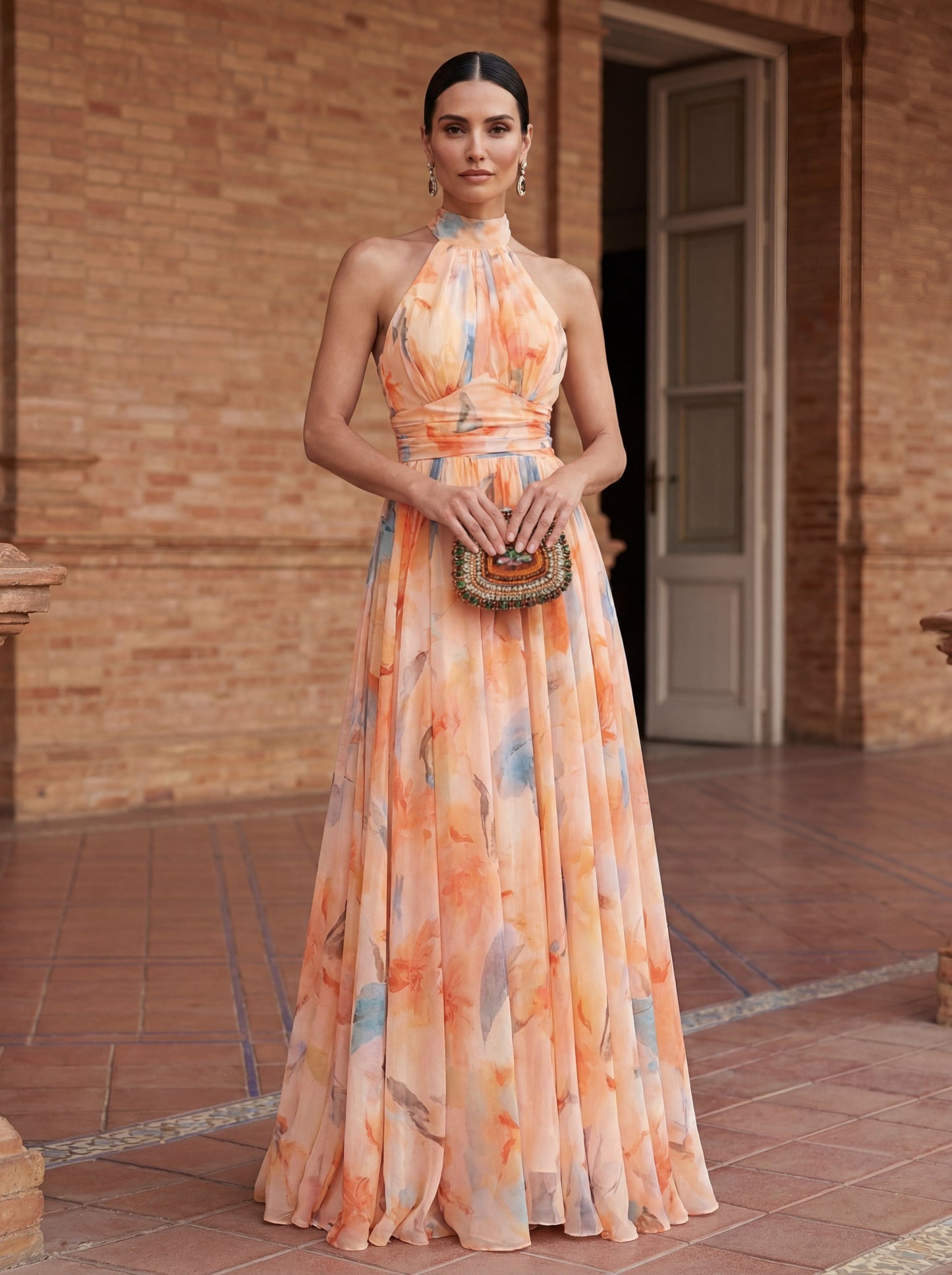 Diana – Vestido de Cuello Halter con Estampado Acuarela