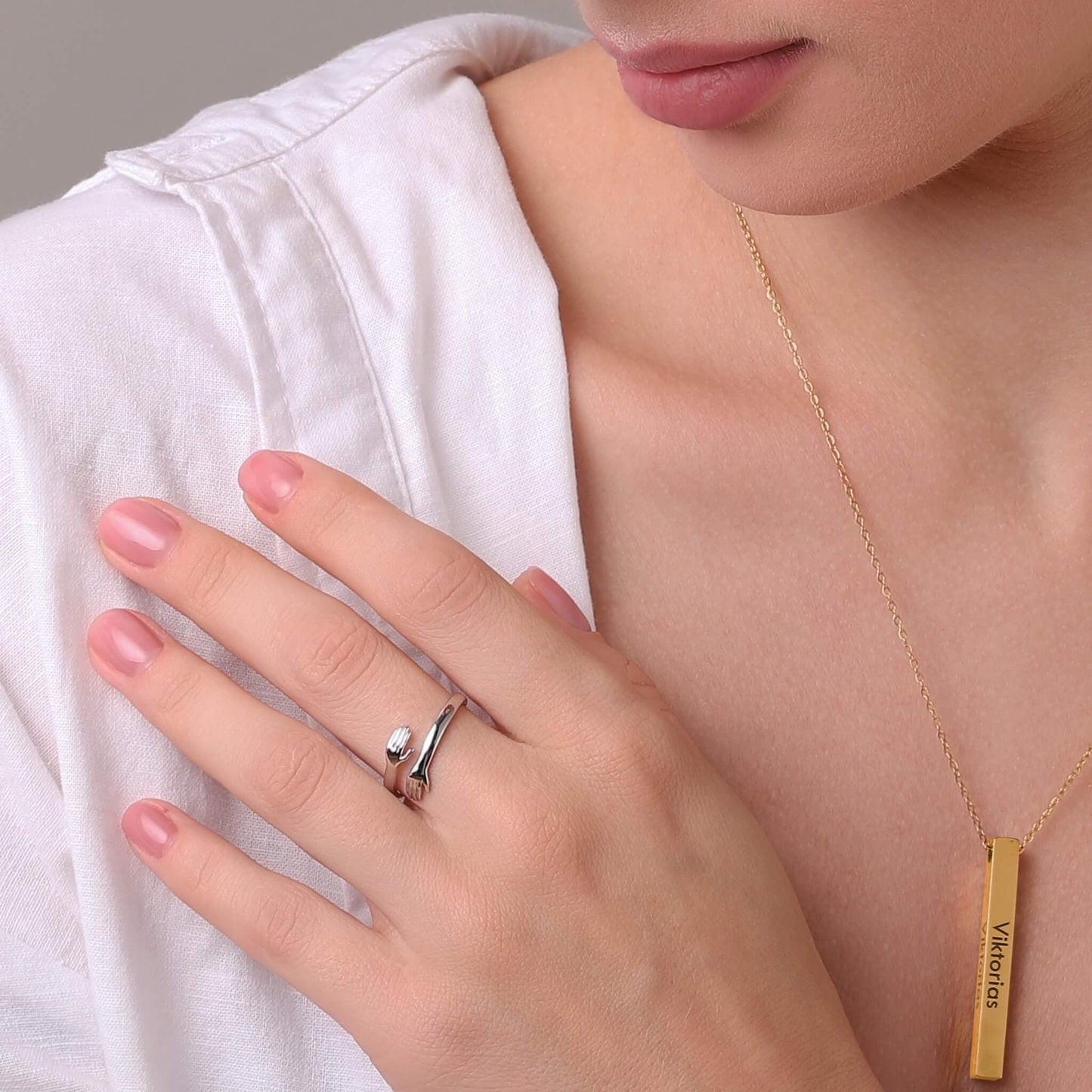 Anillo abrazo plateado