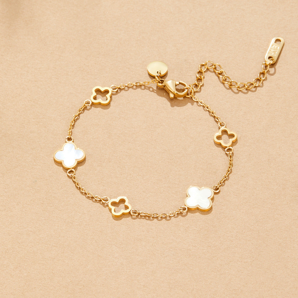 Lucía - Pulsera de Trébol Dorada