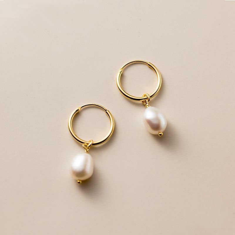 Antonella - Aretes de Argolla con Perla de Río