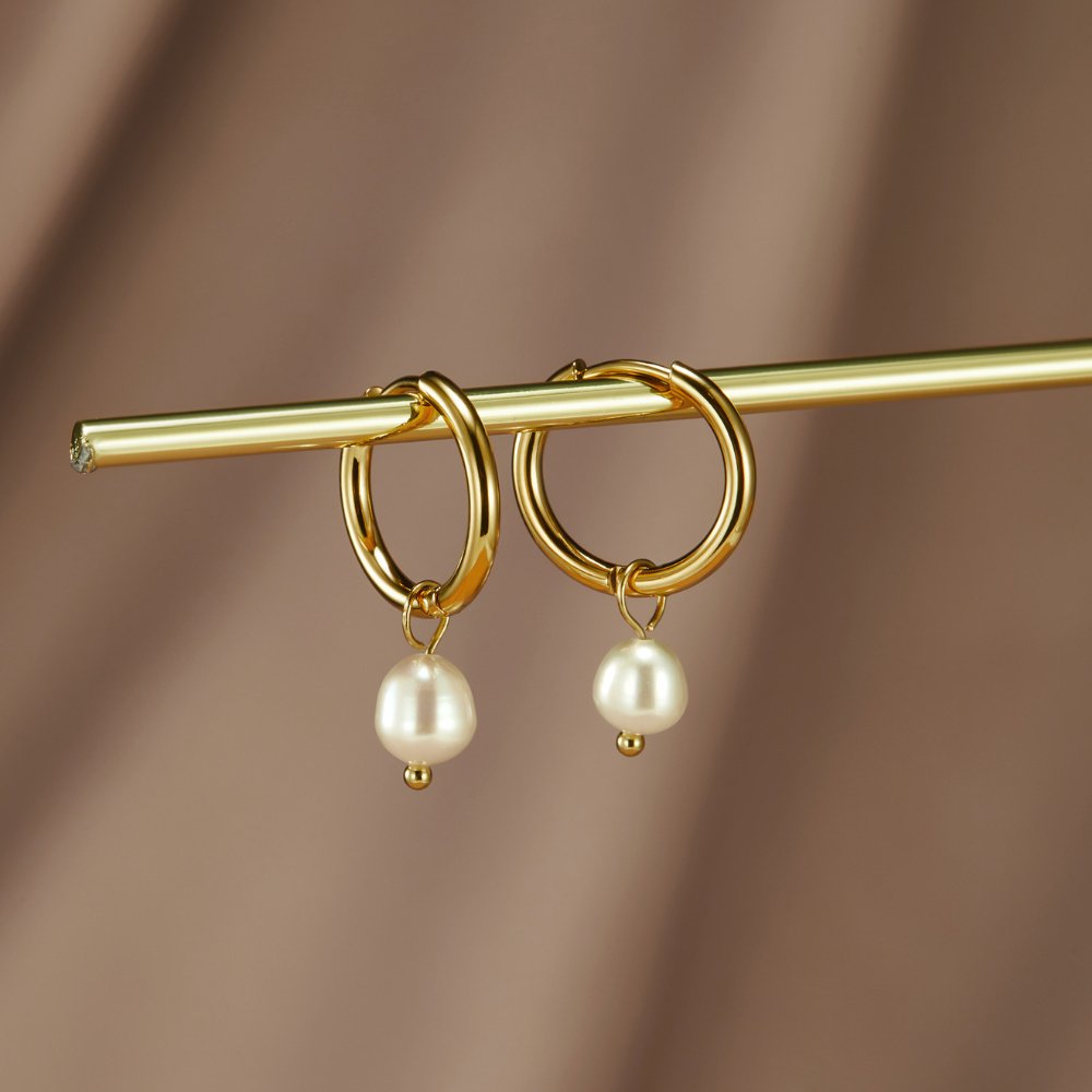 Antonella - Aretes de Argolla con Perla de Río
