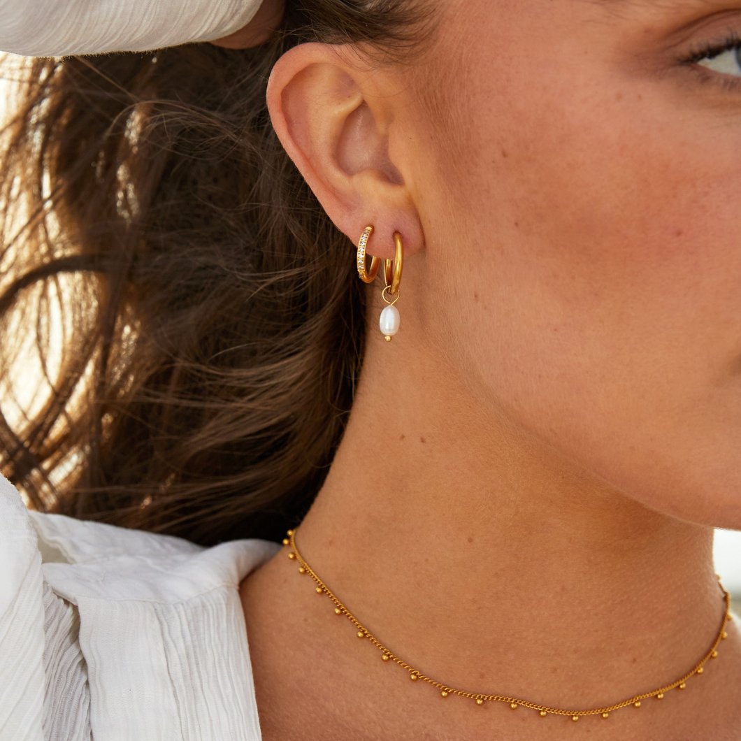 Antonella - Aretes de Argolla con Perla de Río
