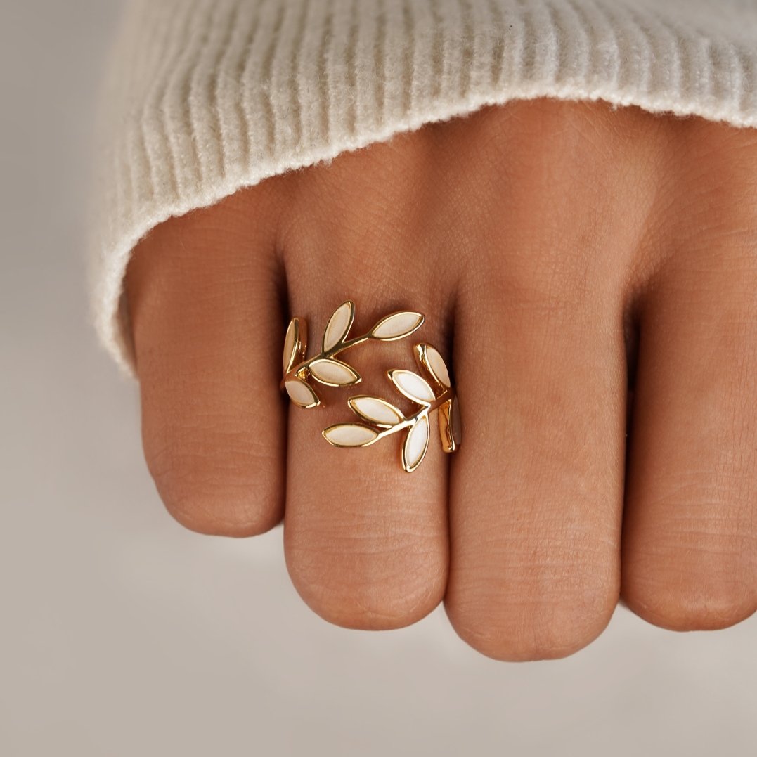 Mayra - Anillo de Hoja Dorado