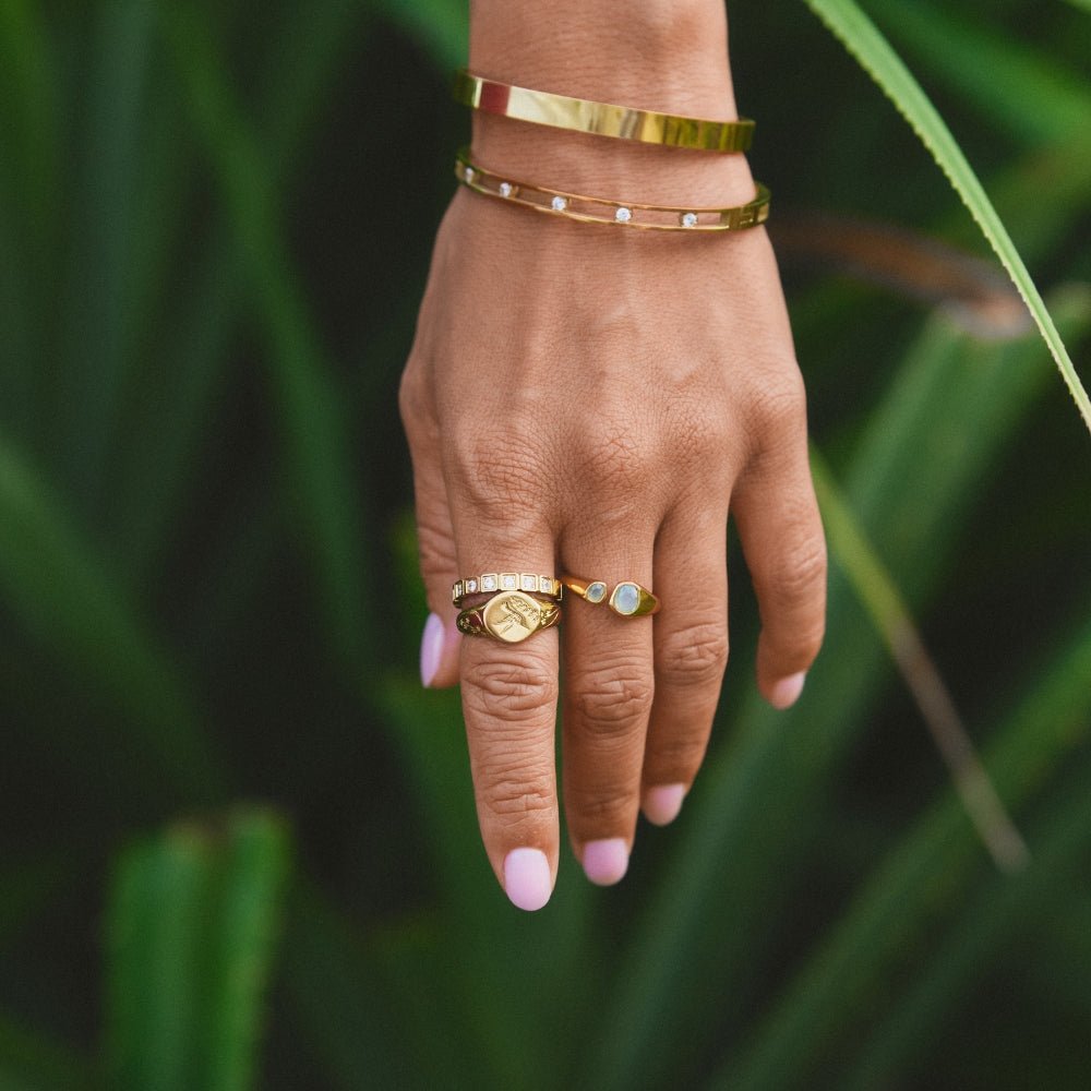 Milagros - Anillo Sello de Colibrí Dorado