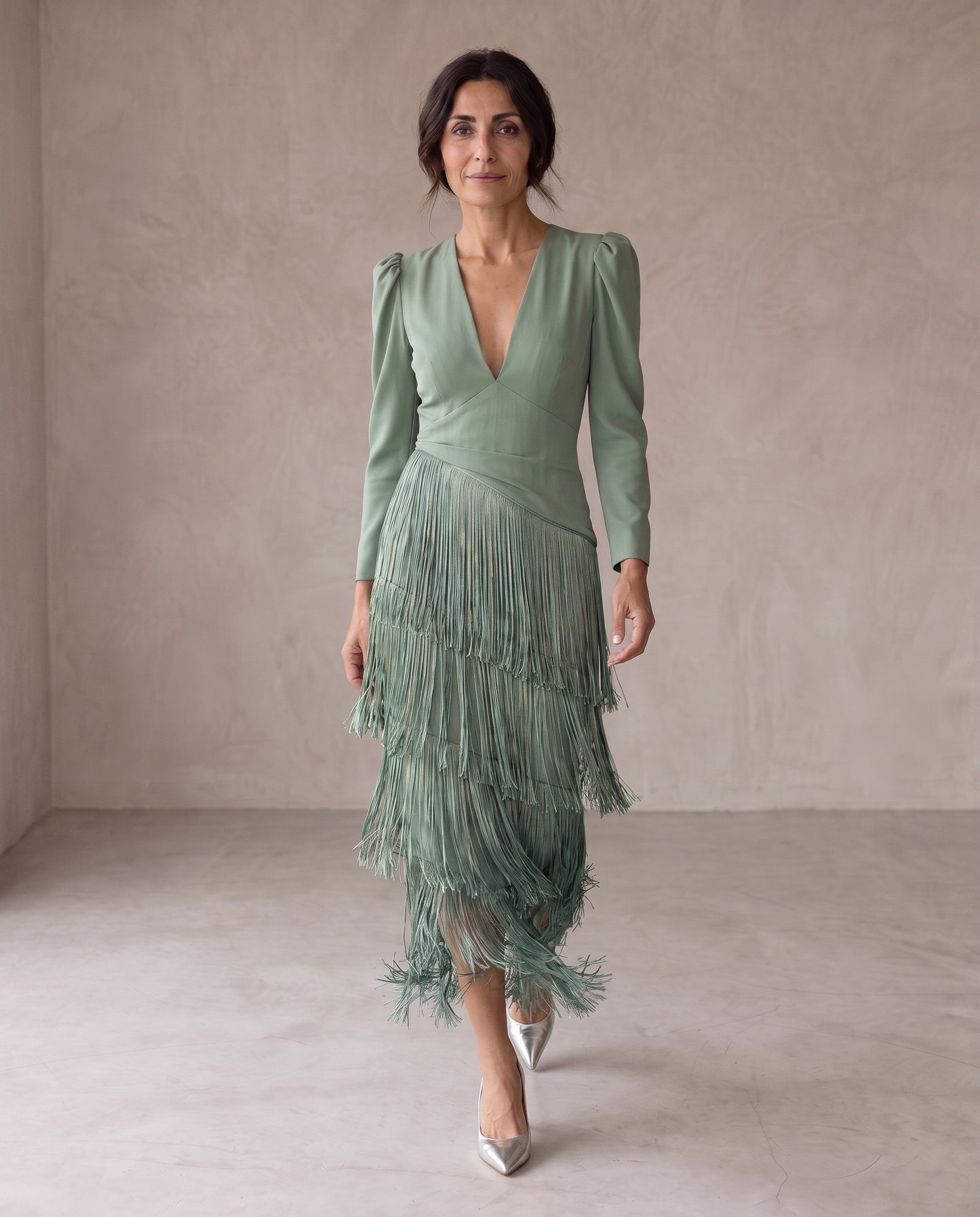 Astrid Vestido Elegante Mangas Flecos