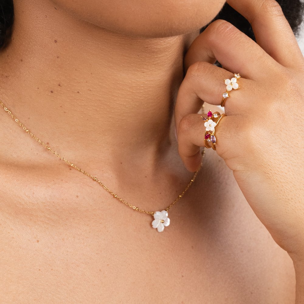 Belén - Collar de Flor Blanca
